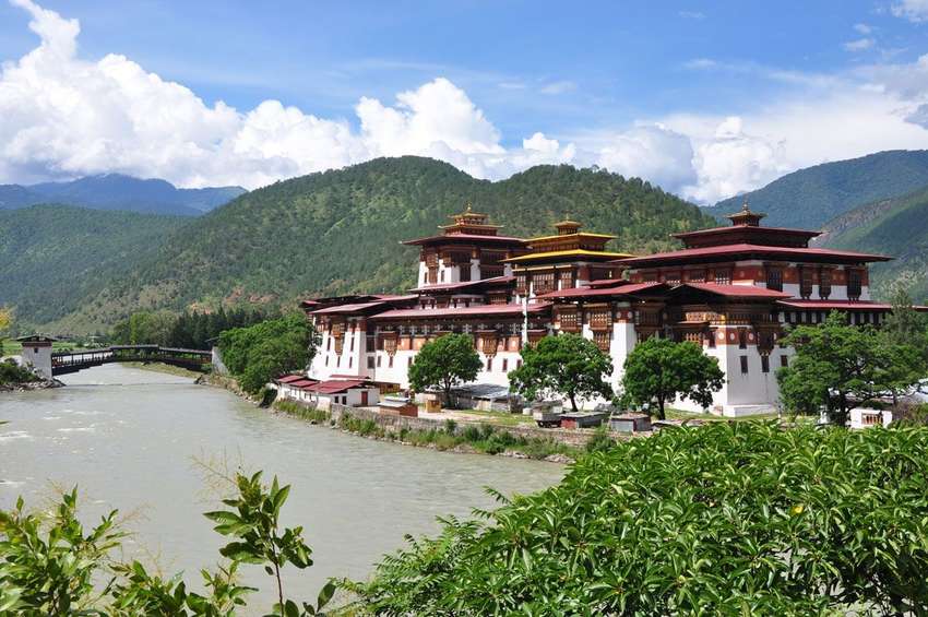 Je bezoekt de Punakha Dzong<br>